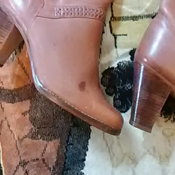 Boots - Picture 4 of 8